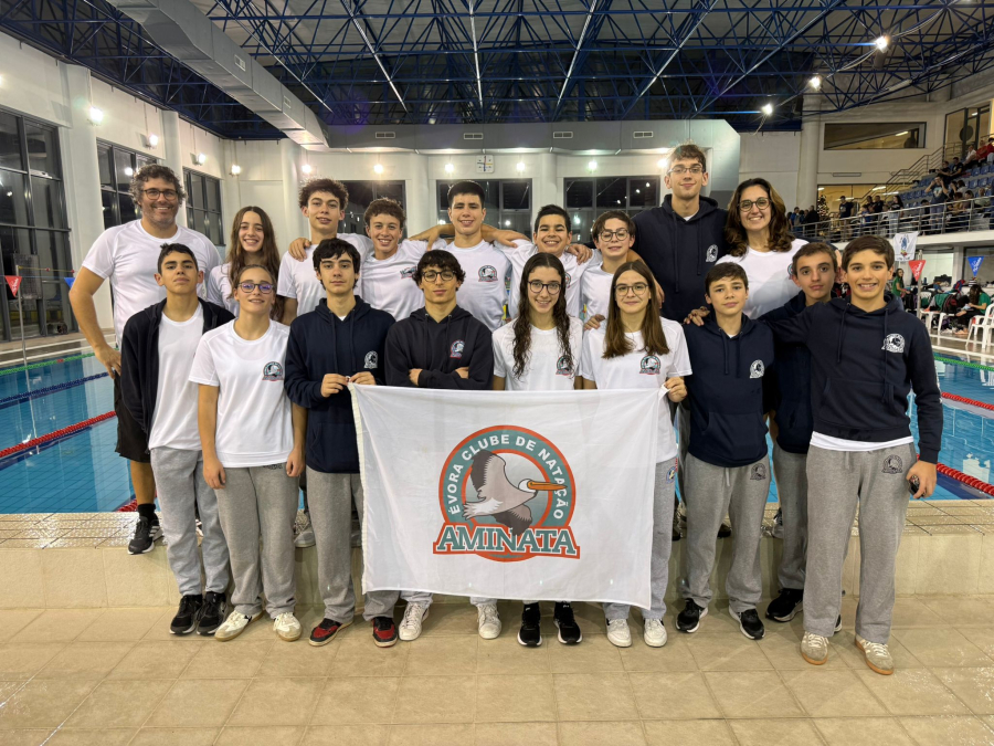 Natação Pura: Torneio inter-regional de clubes infantis e absolutos